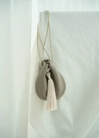 Himo 01 - Signature Knot Porcelain